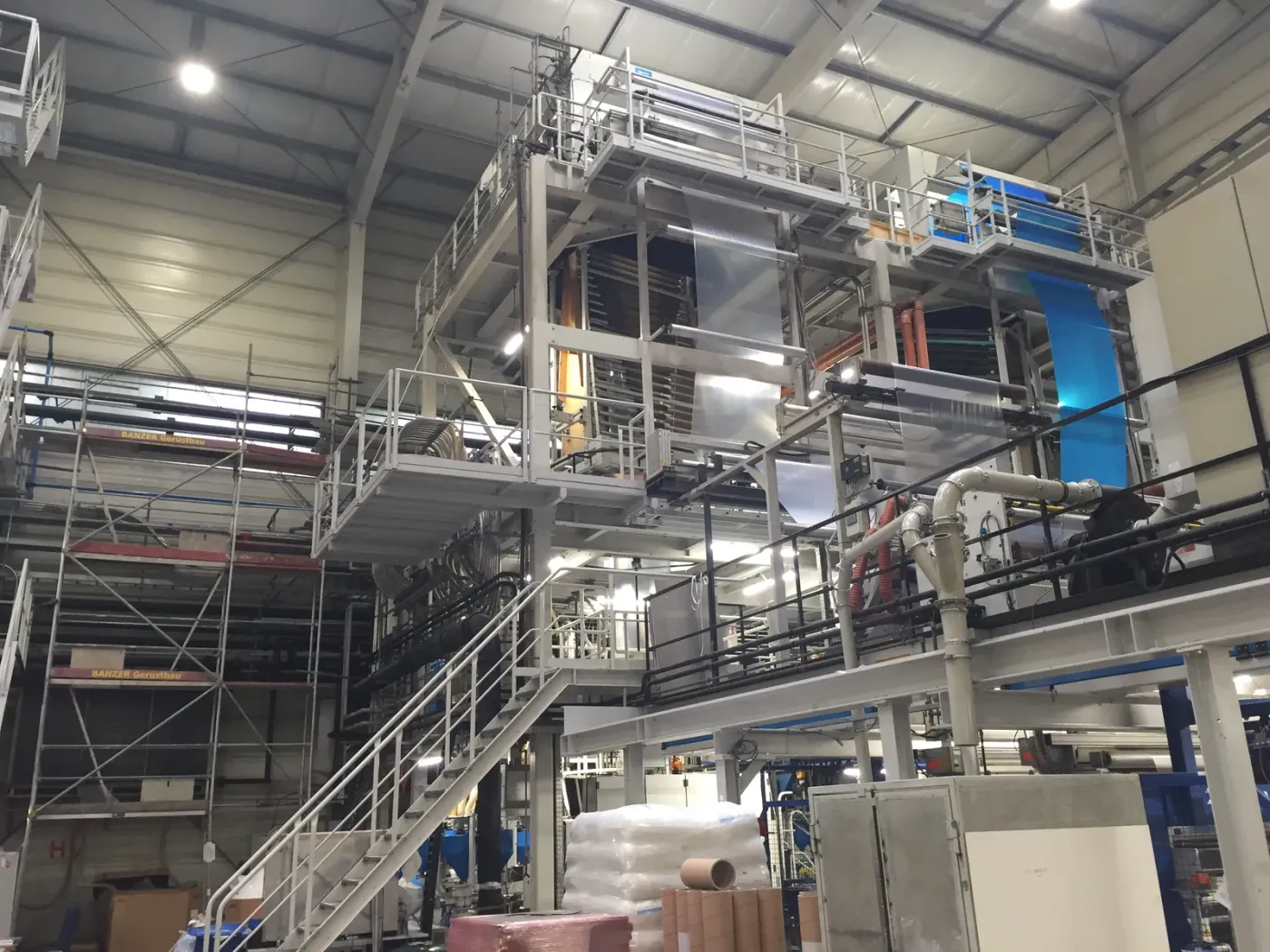 Production hall with the new platforms