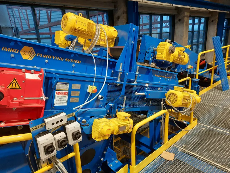 Machine with drive motors and local isolators