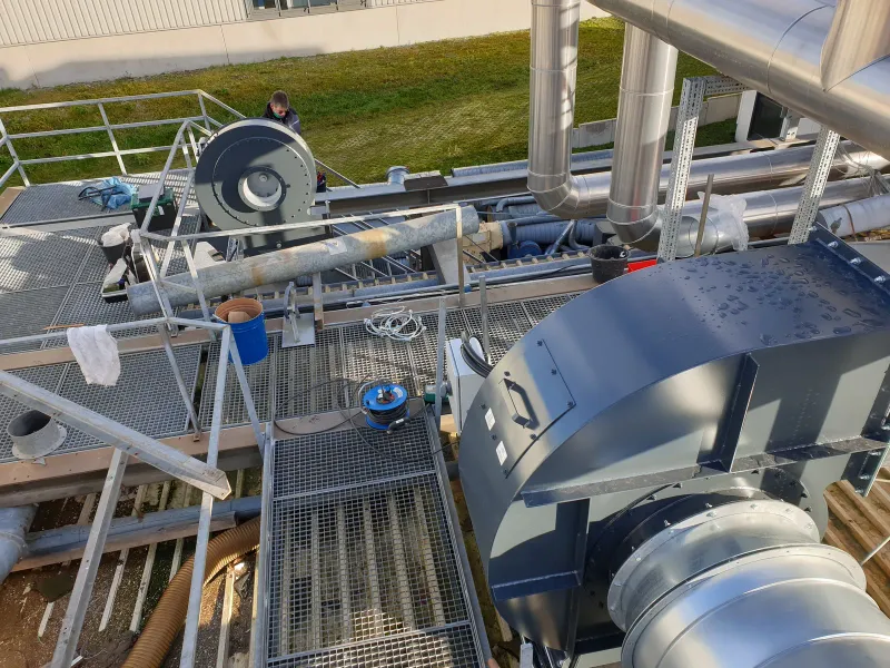 Ventilatorgehäuse mit Kanalanschlüssen