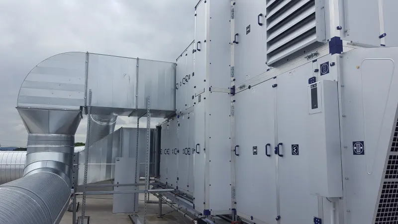 Air handling unit with duct connections
