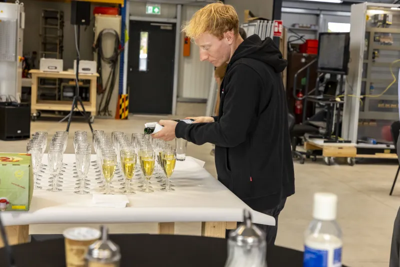 Pouring the sparkling wine