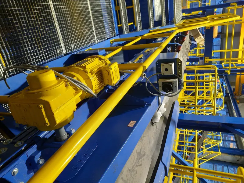 Geared motor on a conveyor