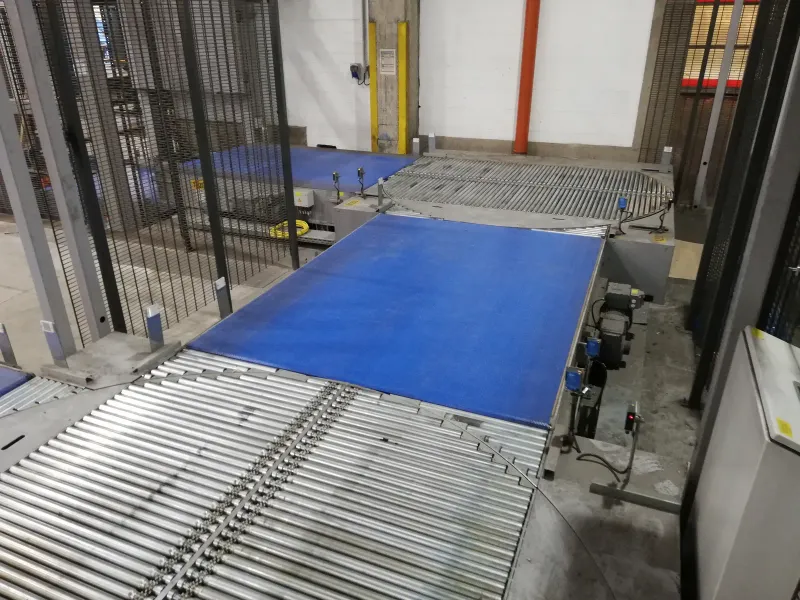 Conveyor junction