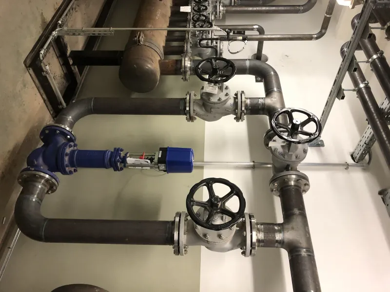 Valves with actuator and sensor cabling