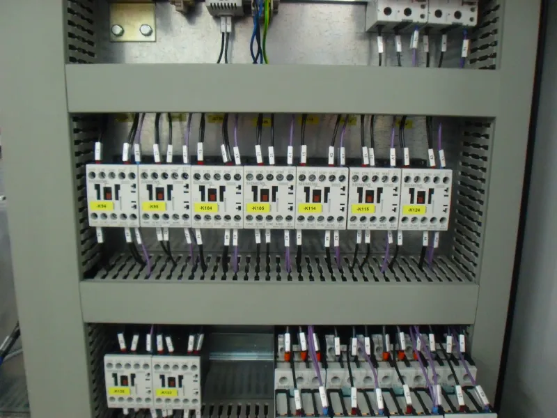 Contactor row