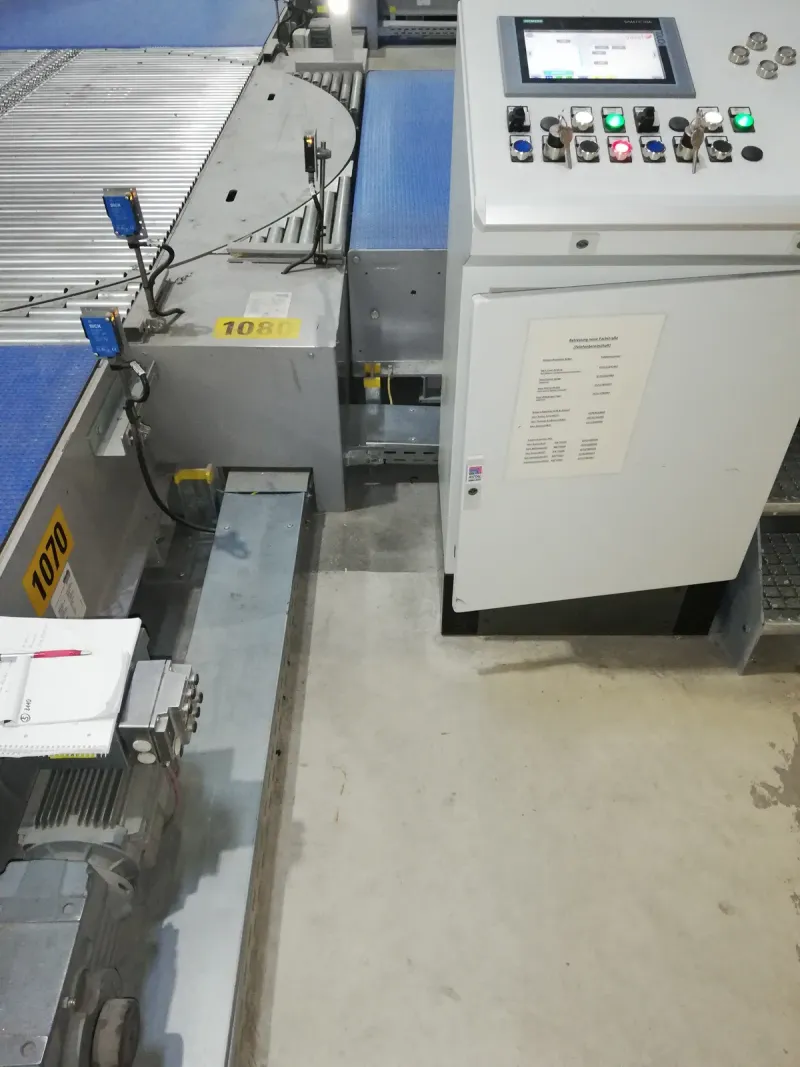 Operator panel at the line