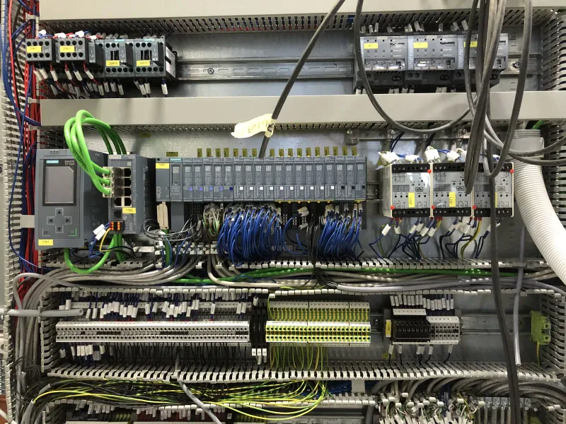Control cabinet with PLC, I/O modules and terminals