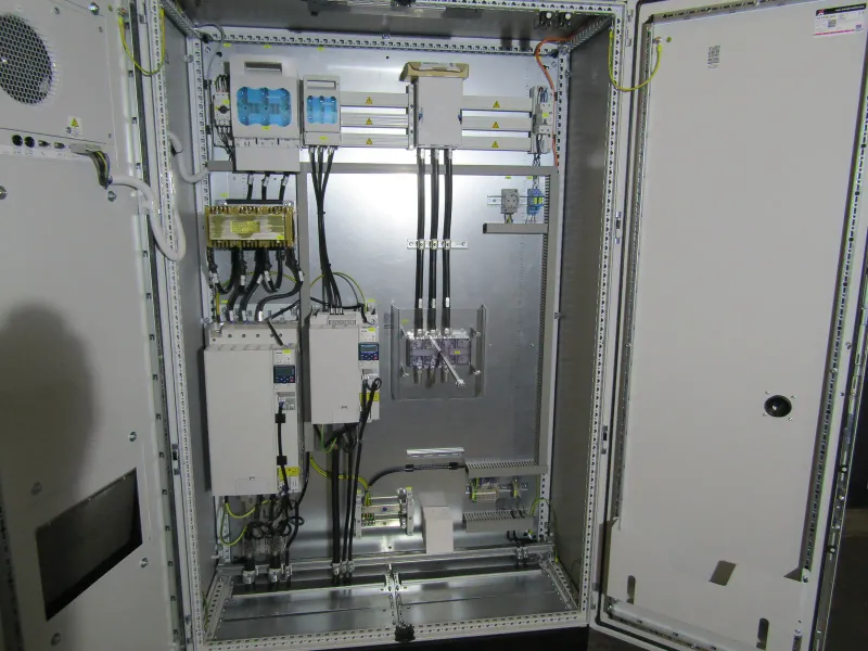 Schaltschrank mit Frequenzumrichter