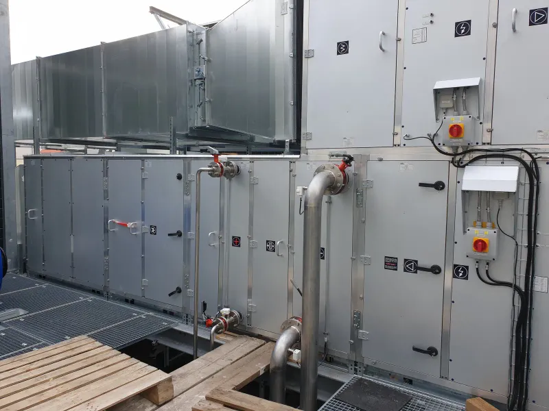 Air handling unit with local isolator