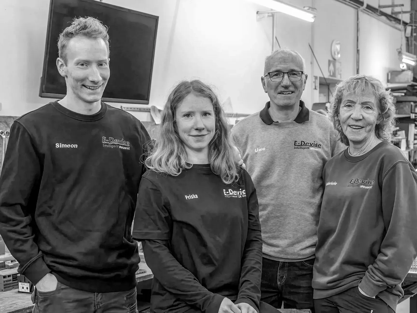 Simeon, Priska, Uwe and Gabriele Andrea (from left) in the E-Device workshop